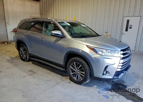 2019 Toyota Highlander Se z USA, uszkodzony, nr VIN 5TDKZRFH5KS313755